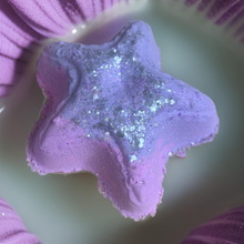 Load image into Gallery viewer, Cashmere &amp; Violet Starfish Bath Bomb
